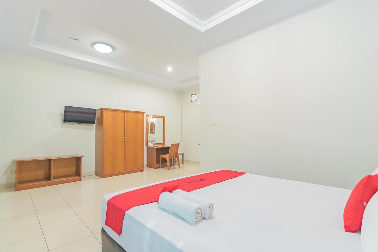 Reddoorz @ Pemuda Street Hotell Cirebon Exteriör bild